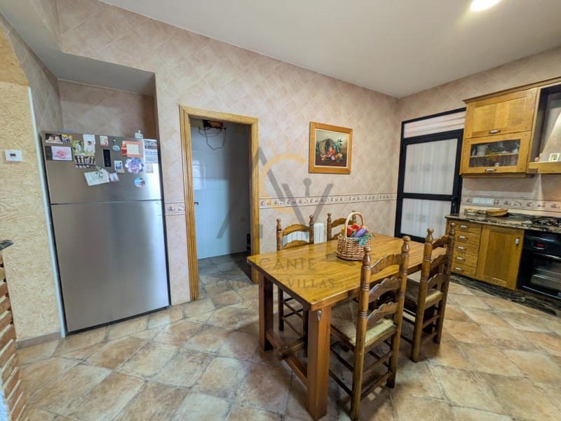 7 Zimmer Villa zu verkaufen in Novelda mit Pool Garage - 529.000 € (Ref: 10008866)