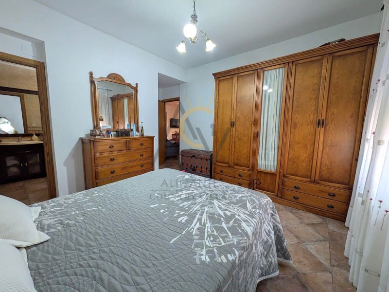 7 Zimmer Villa zu verkaufen in Novelda mit Pool Garage - 529.000 € (Ref: 10008866)