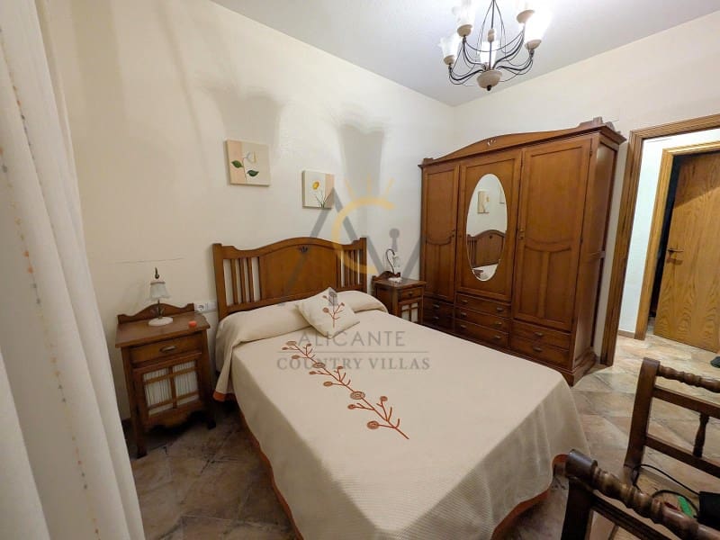 7 Zimmer Villa zu verkaufen in Novelda mit Pool Garage - 529.000 € (Ref: 10008866)