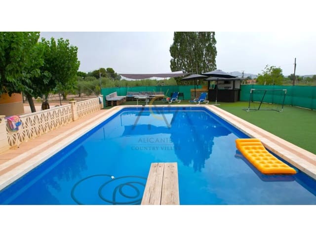 7 Zimmer Villa zu verkaufen in Novelda mit Pool Garage - 529.000 € (Ref: 10008866)