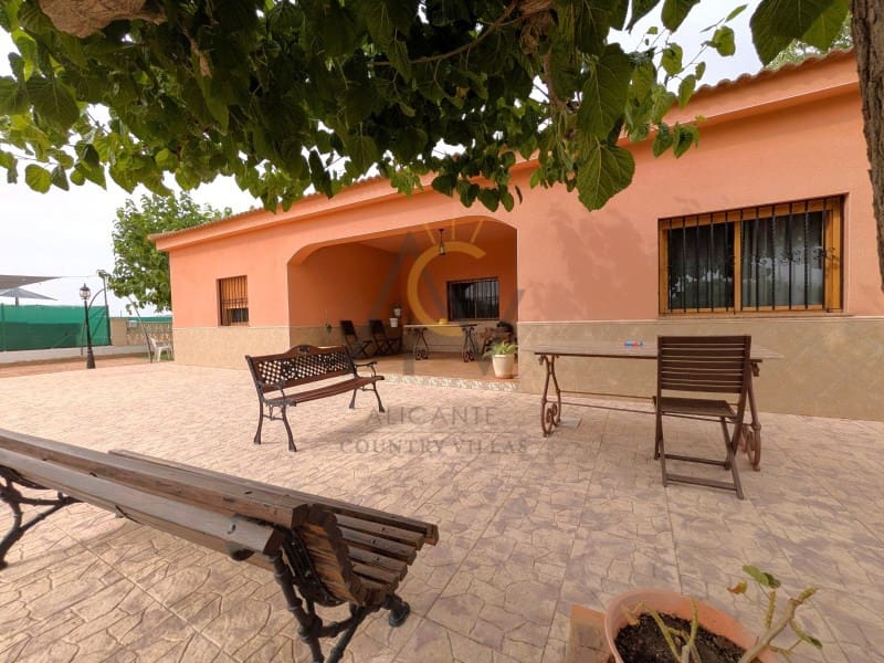 7 Zimmer Villa zu verkaufen in Novelda mit Pool Garage - 529.000 € (Ref: 10008866)