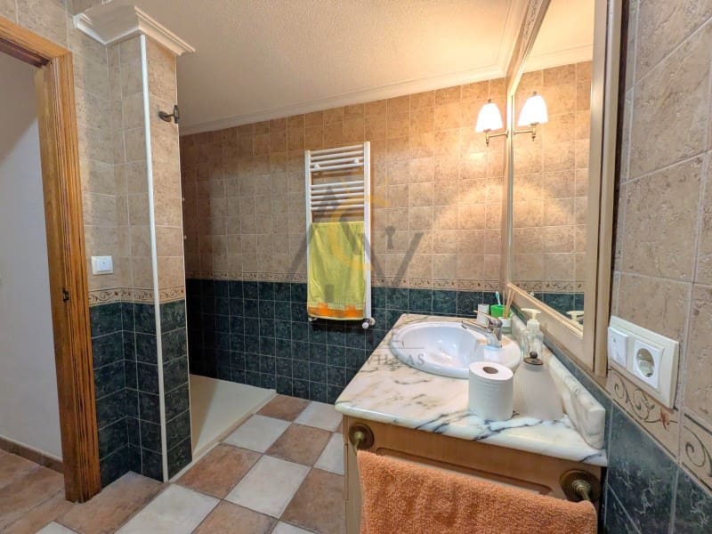 7 Zimmer Villa zu verkaufen in Novelda mit Pool Garage - 529.000 € (Ref: 10008866)