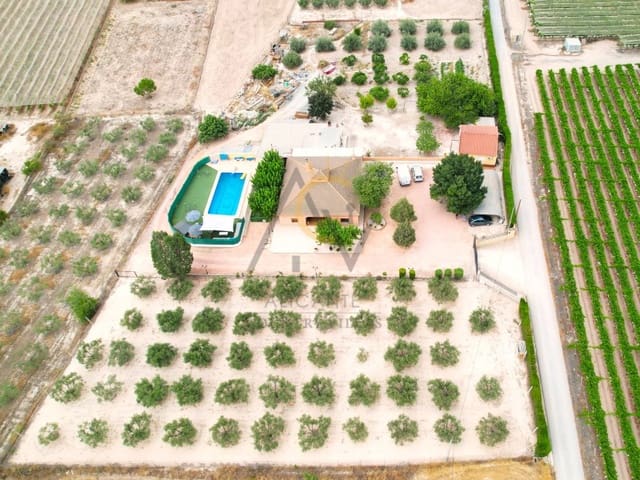 7 Zimmer Villa zu verkaufen in Novelda mit Pool Garage - 529.000 € (Ref: 10008866)