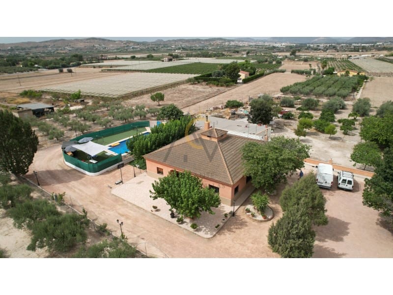 7 bedroom Villa for sale in Novelda with pool garage - € 489,900 (Ref: 10008866)