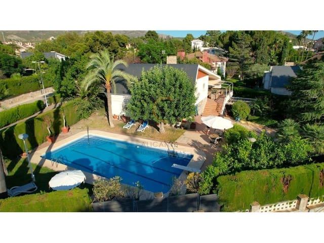 4 soveværelse Villa til salg i Petrel / Petrer med swimmingpool - € 520.000 (Ref: 10064071)