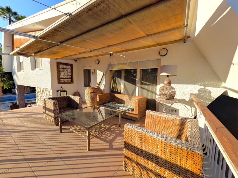4 soveværelse Villa til salg i Petrel / Petrer med swimmingpool - € 520.000 (Ref: 10064071)