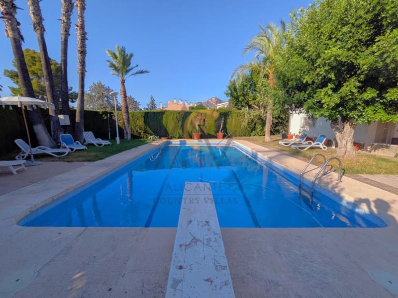 4 soveværelse Villa til salg i Petrel / Petrer med swimmingpool - € 520.000 (Ref: 10064071)