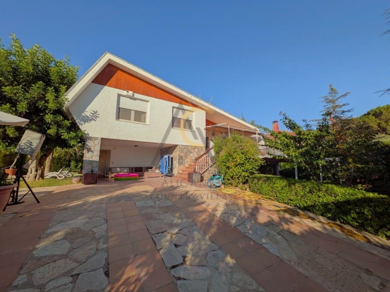 4 soveværelse Villa til salg i Petrel / Petrer med swimmingpool - € 520.000 (Ref: 10064071)
