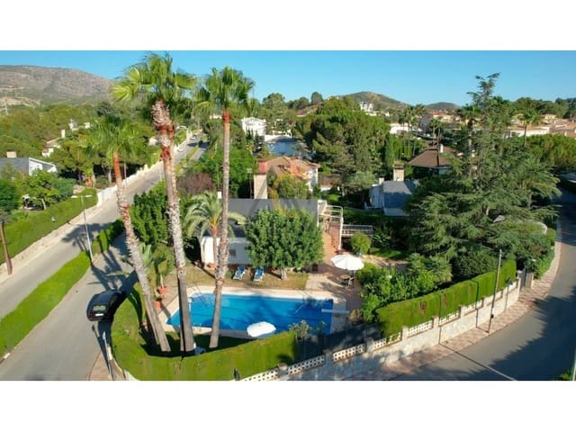 4 soveværelse Villa til salg i Petrel / Petrer med swimmingpool - € 520.000 (Ref: 10064071)