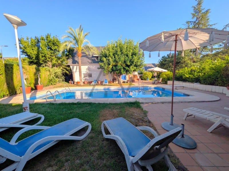 4 soveværelse Villa til salg i Petrel / Petrer med swimmingpool - € 520.000 (Ref: 10064071)
