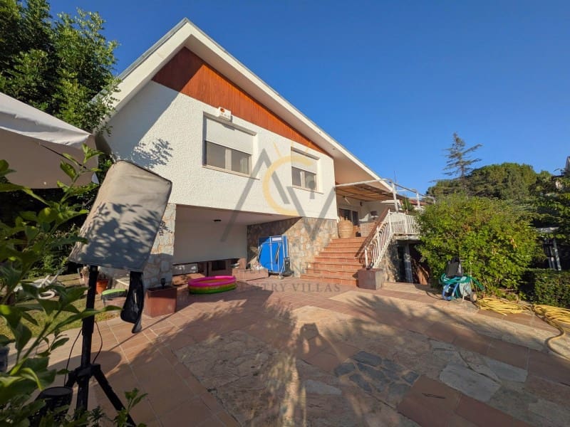 4 soveværelse Villa til salg i Petrel / Petrer med swimmingpool - € 520.000 (Ref: 10064071)