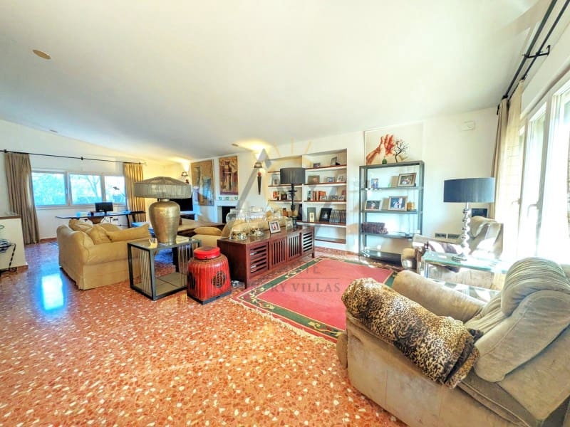 4 soveværelse Villa til salg i Petrel / Petrer med swimmingpool - € 520.000 (Ref: 10064071)