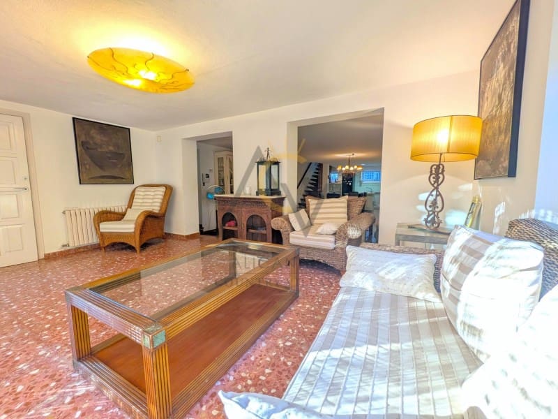 4 soveværelse Villa til salg i Petrel / Petrer med swimmingpool - € 520.000 (Ref: 10064071)
