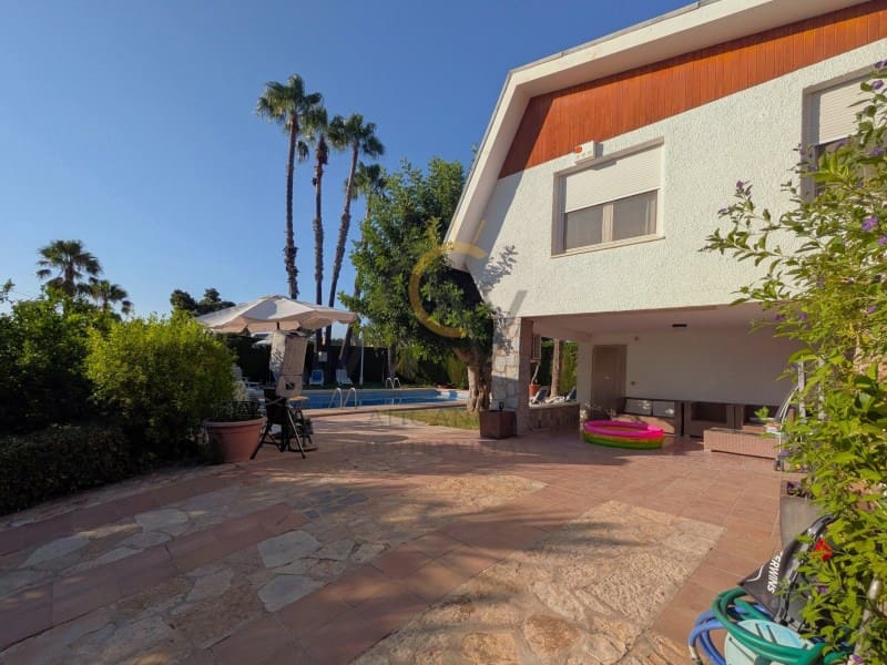 4 soveværelse Villa til salg i Petrel / Petrer med swimmingpool - € 520.000 (Ref: 10064071)