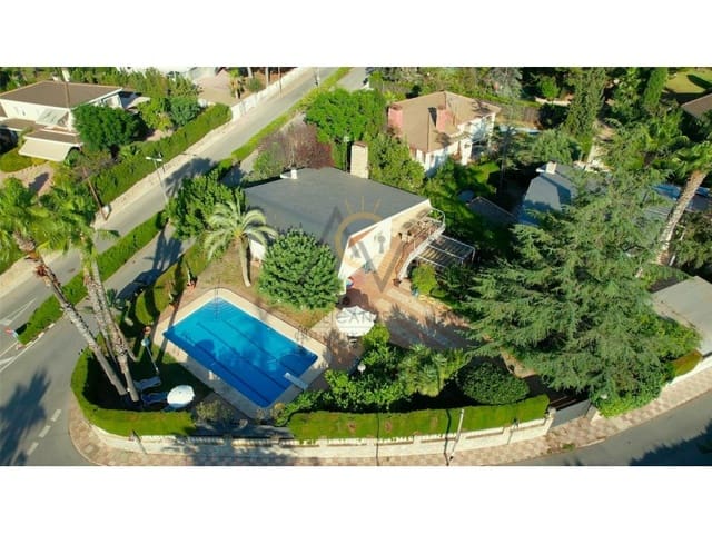 4 soveværelse Villa til salg i Petrel / Petrer med swimmingpool - € 520.000 (Ref: 10064071)