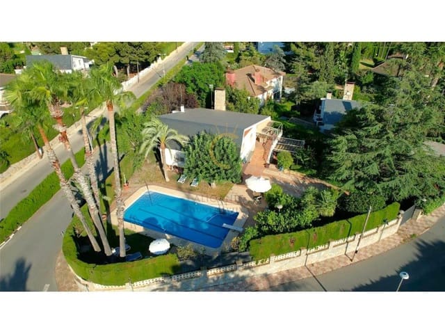 4 soveværelse Villa til salg i Petrel / Petrer med swimmingpool - € 520.000 (Ref: 10064071)