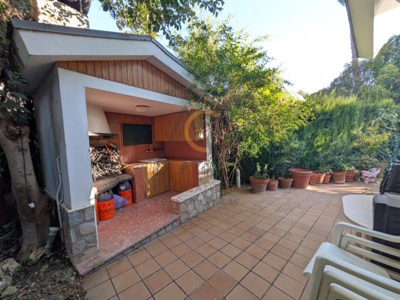 4 soveværelse Villa til salg i Petrel / Petrer med swimmingpool - € 520.000 (Ref: 10064071)