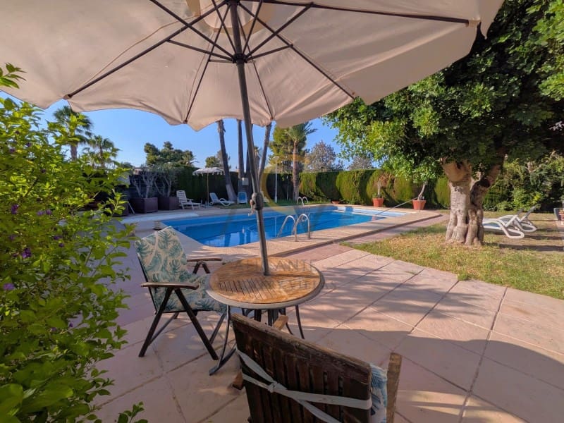 4 soveværelse Villa til salg i Petrel / Petrer med swimmingpool - € 520.000 (Ref: 10064071)
