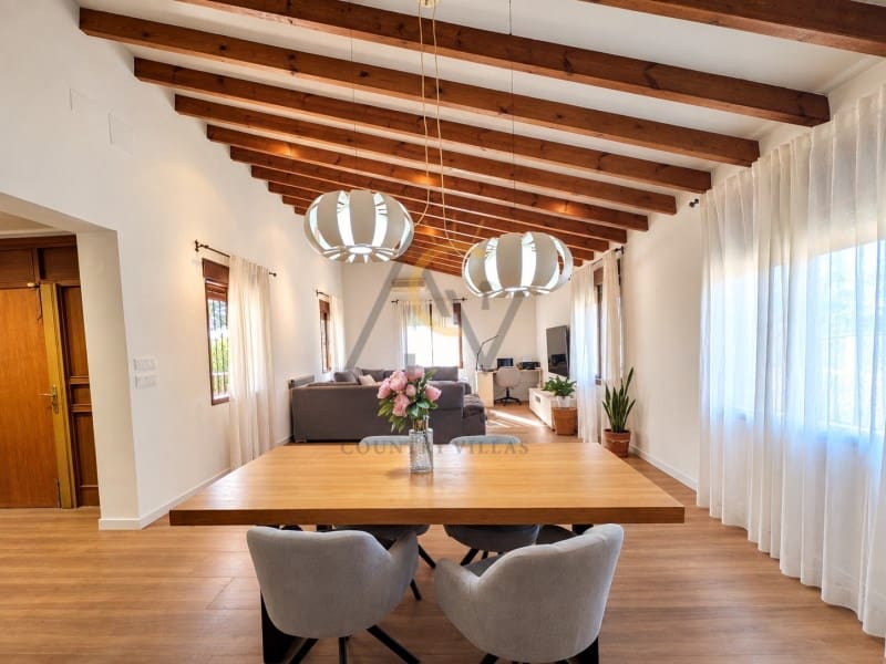 5 slaapkamer Villa te koop in Novelda met zwembad garage - € 450.000 (Ref: 10131438)