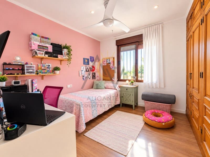 5 slaapkamer Villa te koop in Novelda met zwembad garage - € 450.000 (Ref: 10131438)