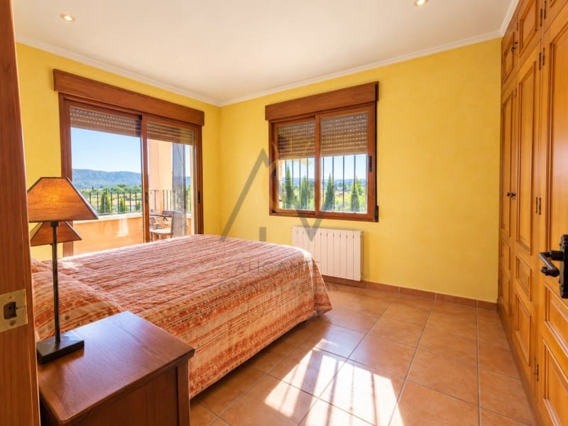 5 slaapkamer Villa te koop in Novelda met zwembad garage - € 450.000 (Ref: 10131438)