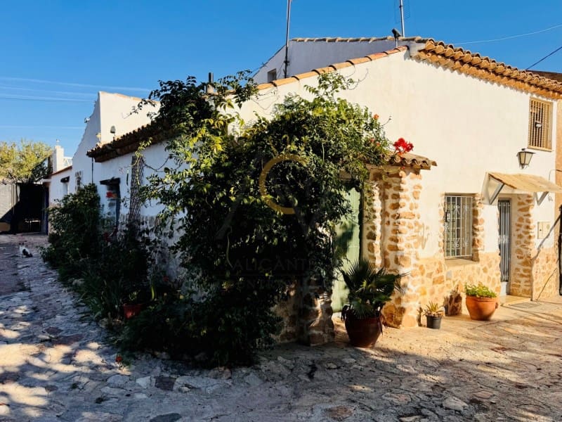 3 slaapkamer Finca/Landhuis te koop in La Romana - € 159.995 (Ref: 10131439)