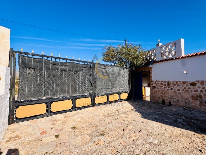 3 slaapkamer Finca/Landhuis te koop in La Romana - € 159.995 (Ref: 10131439)