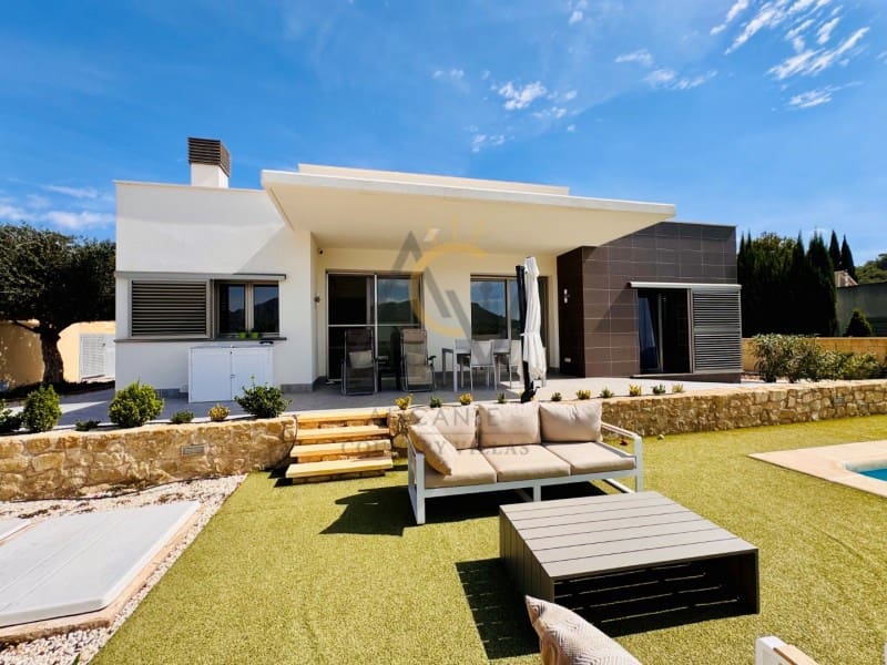 2 soverom Villa til salgs i La Romana med svømmebasseng garasje - € 375 000 (Ref: 10131440)