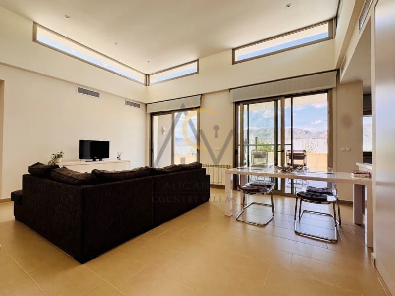 2 soverom Villa til salgs i La Romana med svømmebasseng garasje - € 375 000 (Ref: 10131440)