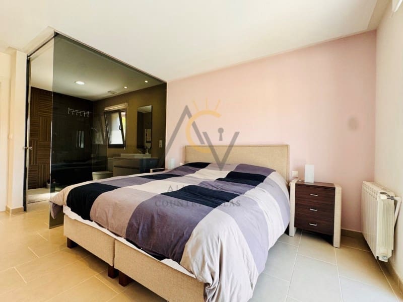 2 soverom Villa til salgs i La Romana med svømmebasseng garasje - € 375 000 (Ref: 10131440)