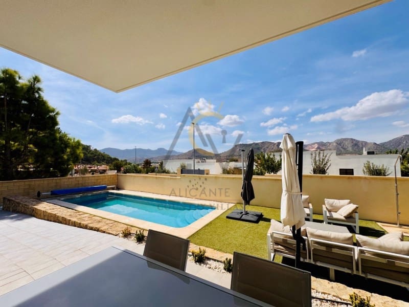 2 soverom Villa til salgs i La Romana med svømmebasseng garasje - € 375 000 (Ref: 10131440)