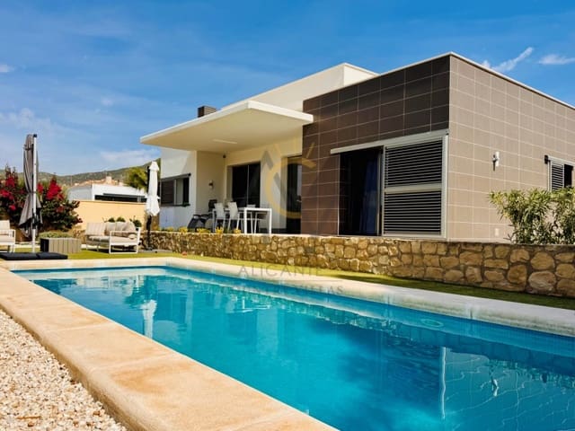 2 slaapkamer Villa te koop in La Romana met zwembad garage - € 375.000 (Ref: 10131440)