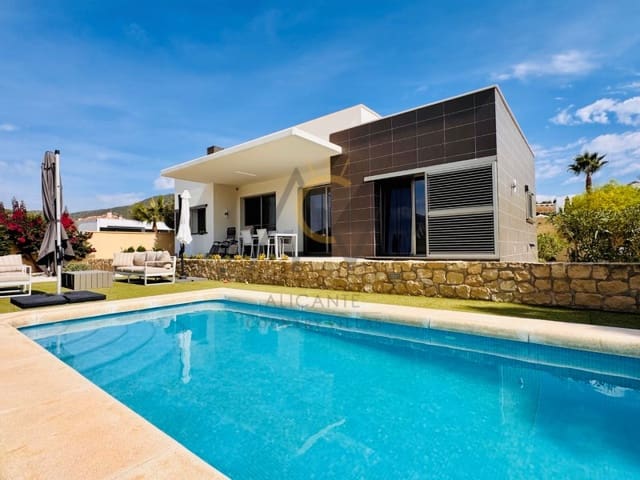 2 slaapkamer Villa te koop in La Romana met zwembad garage - € 375.000 (Ref: 10131440)