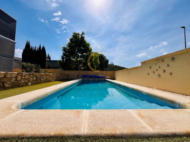2 slaapkamer Villa te koop in La Romana met zwembad garage - € 375.000 (Ref: 10131440)