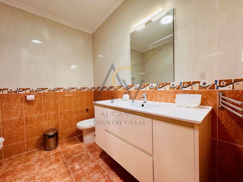 3 slaapkamer Bungalow te koop in La Romana met garage - € 239.000 (Ref: 10139454)