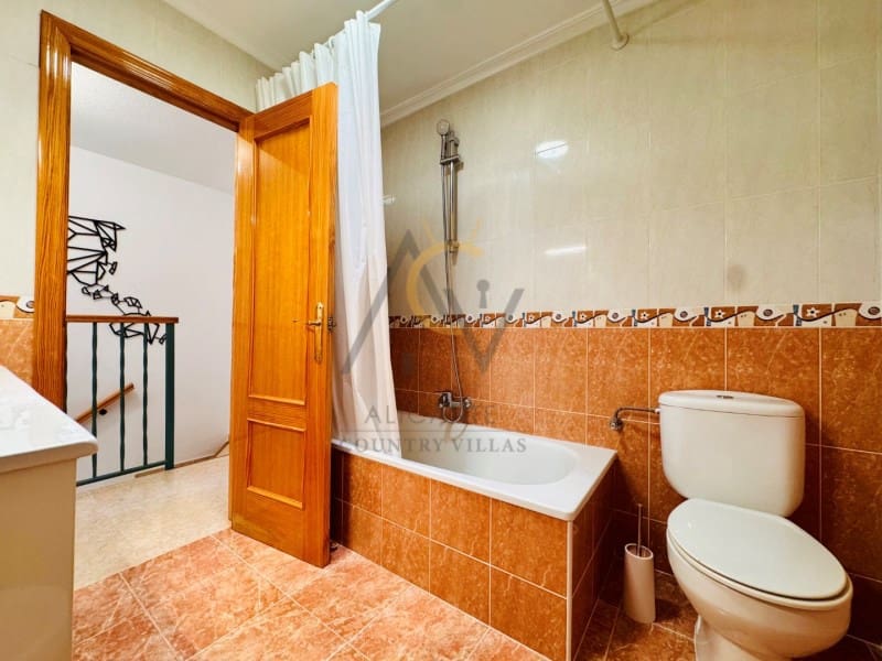 3 slaapkamer Bungalow te koop in La Romana met garage - € 239.000 (Ref: 10139454)