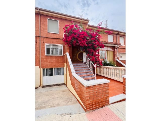 4 bedroom Townhouse for sale in La Romana - € 155,000 (Ref: 10186794)