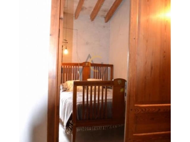 5 soveværelse Byhus til salg i La Romana - € 80.000 (Ref: 4987889)