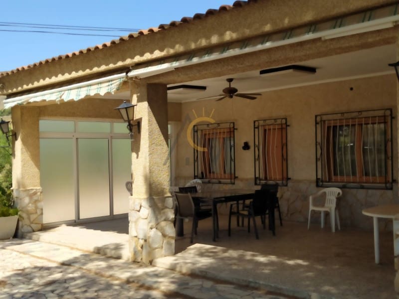 5 soverom Villa til salgs i La Romana med svømmebasseng - € 330 000 (Ref: 5530258)