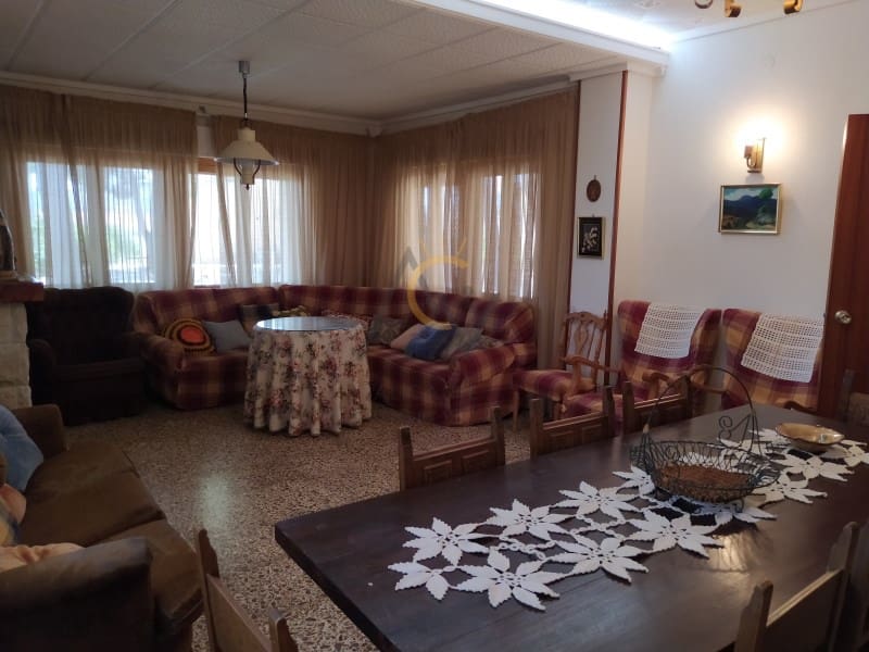 5 soverom Villa til salgs i La Romana med svømmebasseng - € 330 000 (Ref: 5530258)