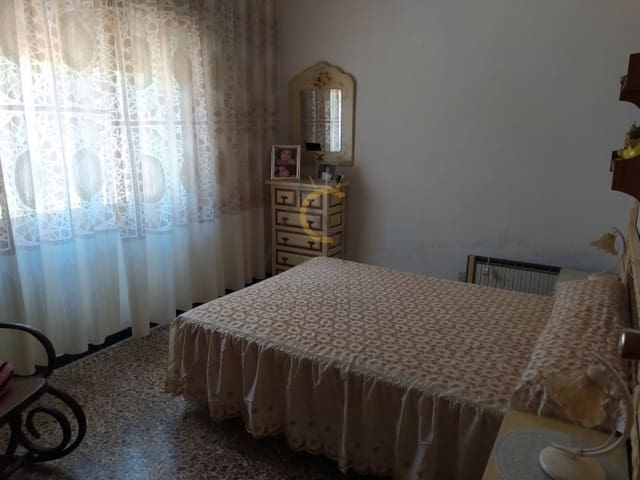 5 bedroom Villa for sale in La Romana with pool - € 330,000 (Ref: 5530258)