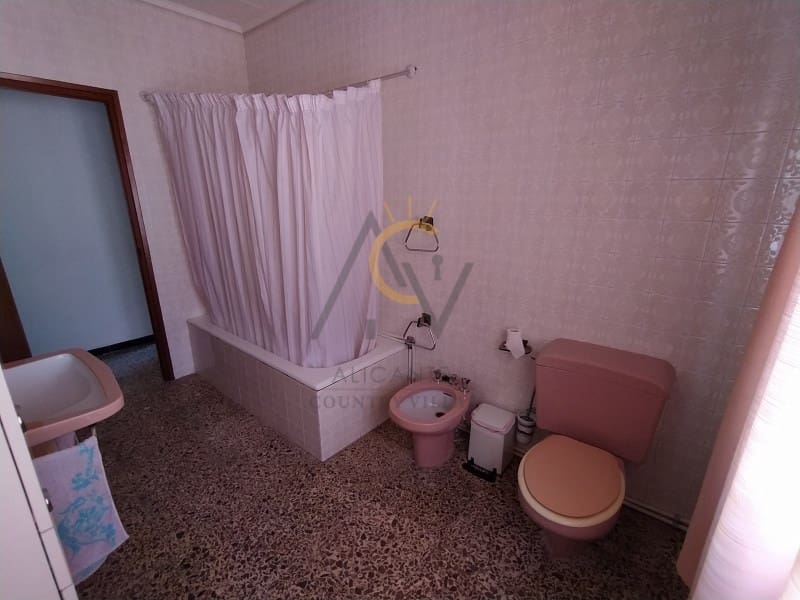 5 soverom Villa til salgs i La Romana med svømmebasseng - € 330 000 (Ref: 5530258)