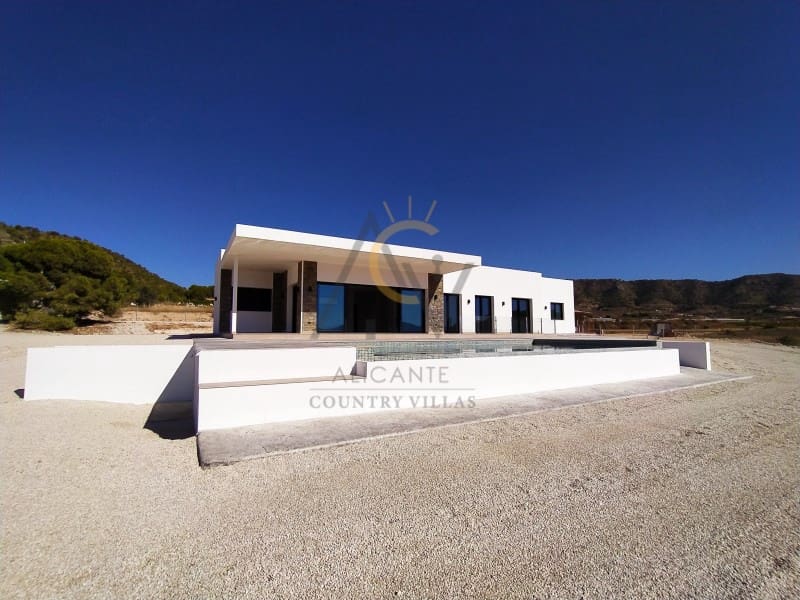 3 bedroom Villa for sale in La Romana with pool garage - € 449,500 (Ref: 5690531)