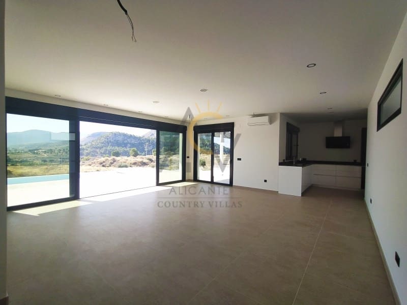 3 bedroom Villa for sale in La Romana with pool garage - € 449,500 (Ref: 5690531)