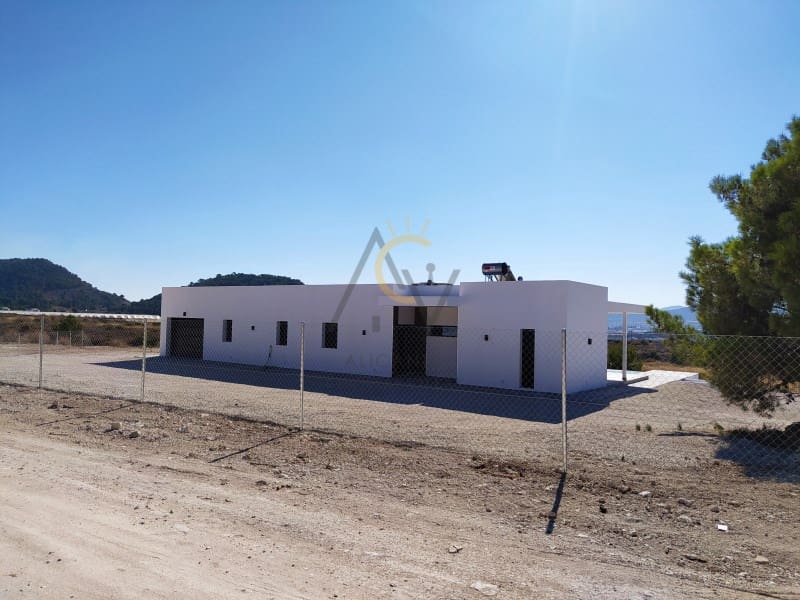 3 bedroom Villa for sale in La Romana with pool garage - € 449,500 (Ref: 5690531)