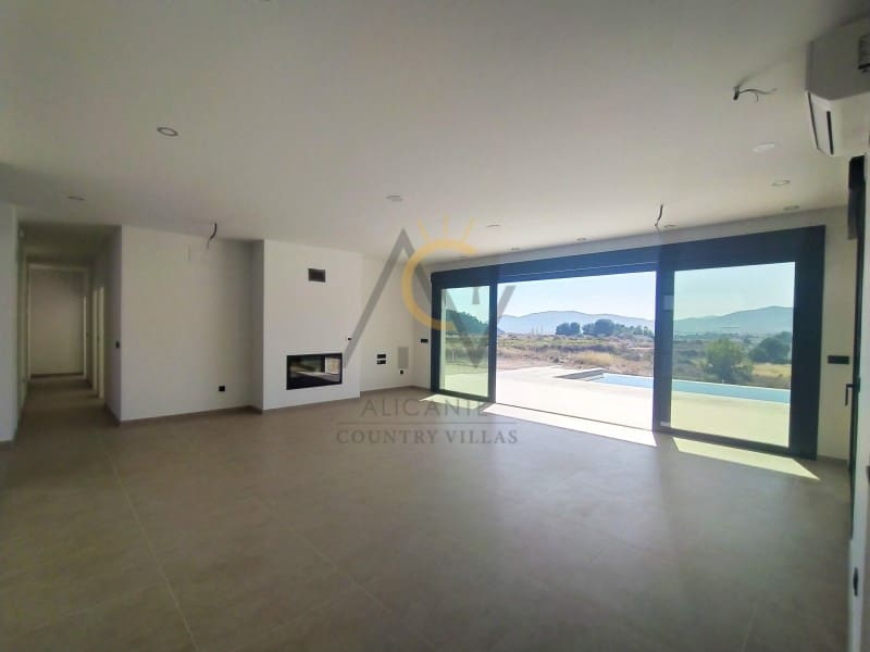 3 bedroom Villa for sale in La Romana with pool garage - € 449,500 (Ref: 5690531)