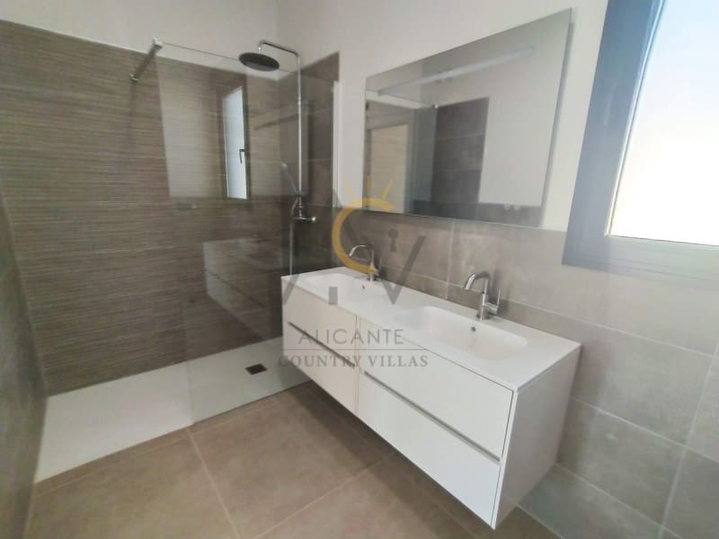 3 bedroom Villa for sale in La Romana with pool garage - € 449,500 (Ref: 5690531)