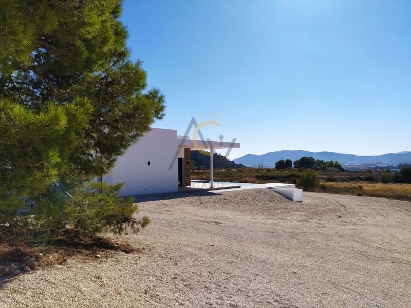 3 bedroom Villa for sale in La Romana with pool garage - € 449,500 (Ref: 5690531)