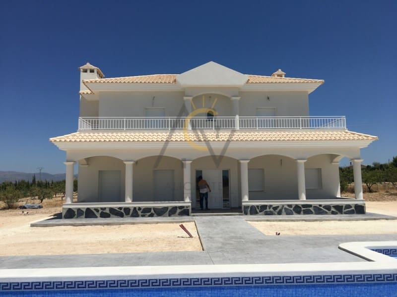 3 bedroom Villa for sale in Pinoso with pool - € 273,000 (Ref: 5877690)