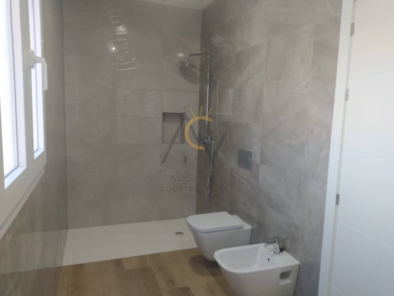 3 bedroom Villa for sale in Pinoso with pool - € 273,000 (Ref: 5877690)